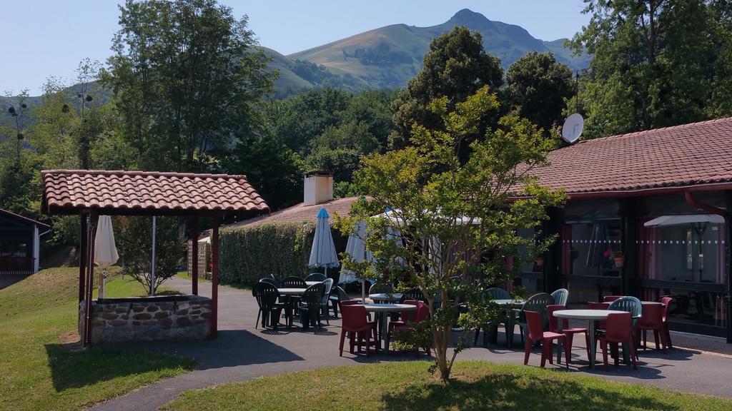Hotel Vvf Pays Basque Saint-Etienne-De-Baigorry Exterior foto