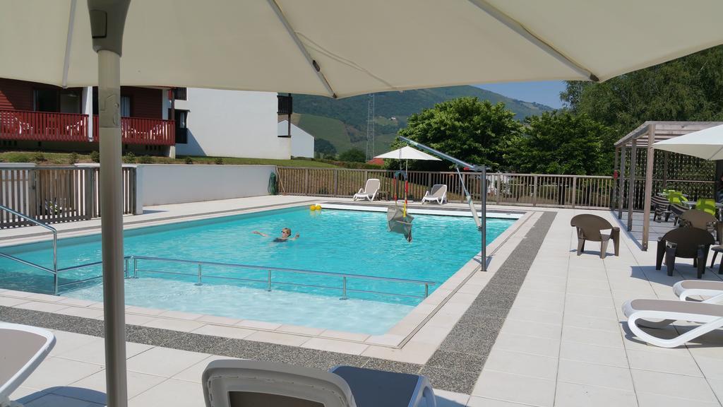 Hotel Vvf Pays Basque Saint-Etienne-De-Baigorry Exterior foto