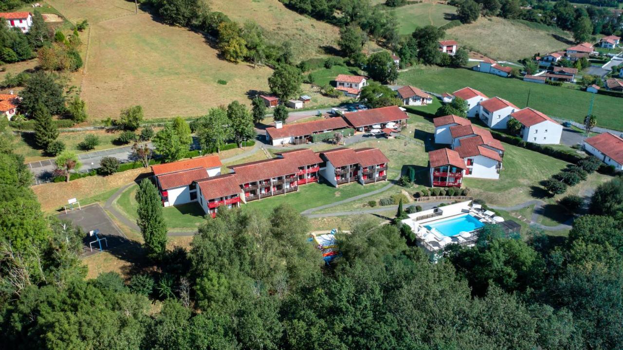 Hotel Vvf Pays Basque Saint-Etienne-De-Baigorry Exterior foto